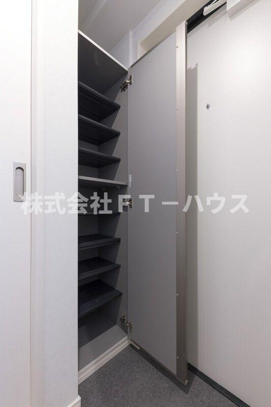 つばめハウス市川(ツバメハウスイチカワ)の玄関