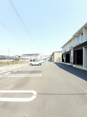 ルーベル　立花　Ⅰの駐車場