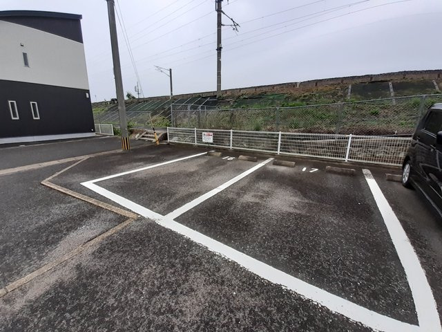 サンヒルズ壱番館の駐車場