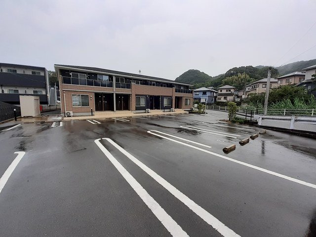 ファイン　ブライトⅡの駐車場