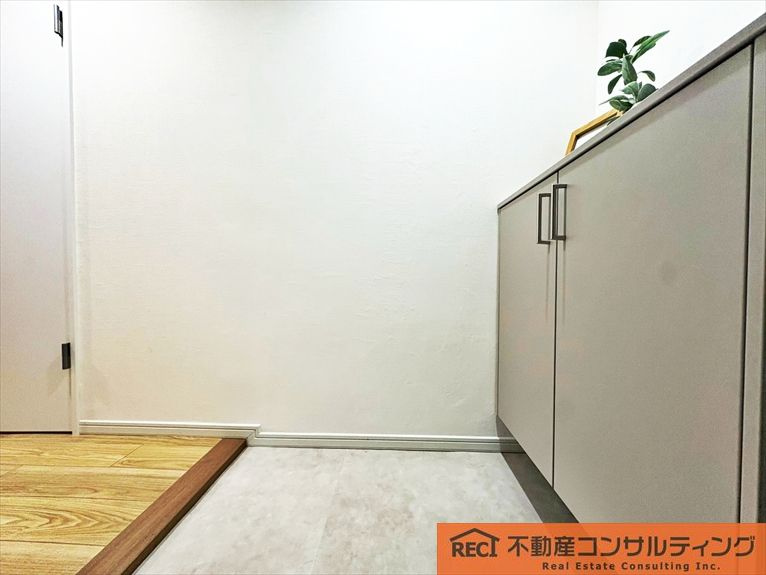 深江ロイヤルマンションの玄関