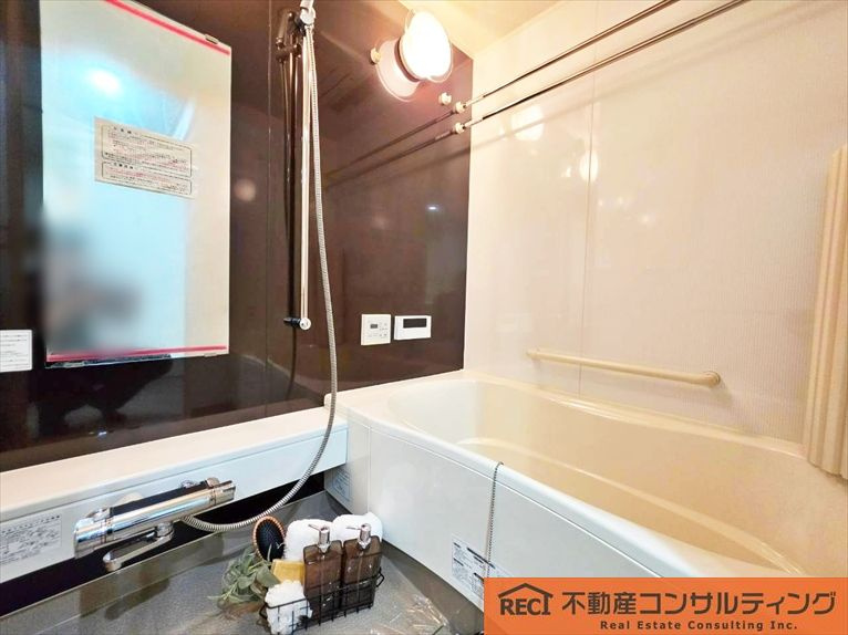 グレイスビュー六甲山手の浴室|広々バルコニーに面した明るいLDK！