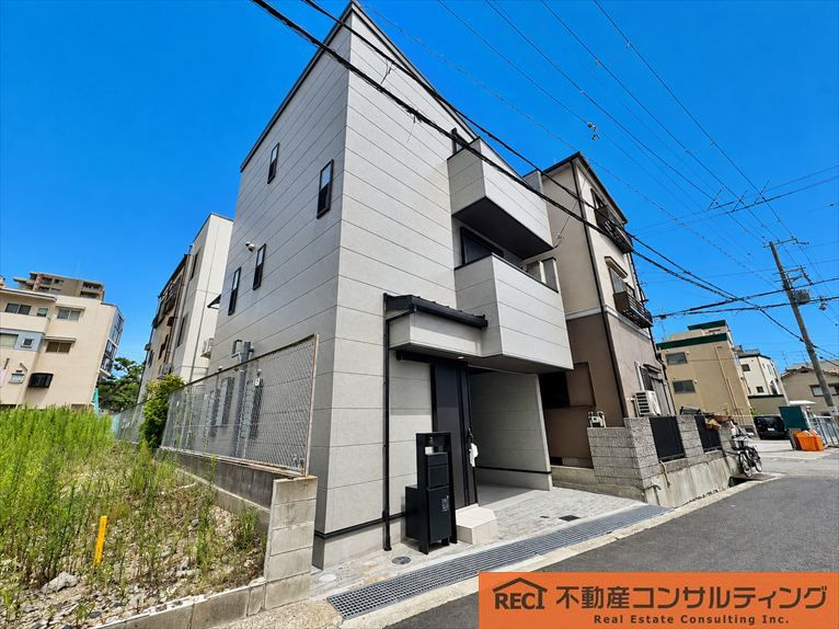 神戸市灘区記田町1丁目　新築戸建の前面道路含む現地写真
