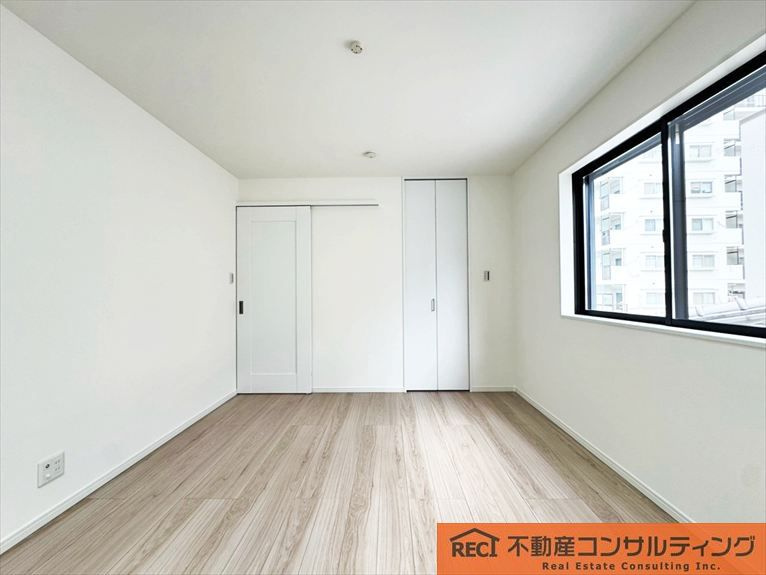 神戸市灘区記田町1丁目　新築戸建の洋室