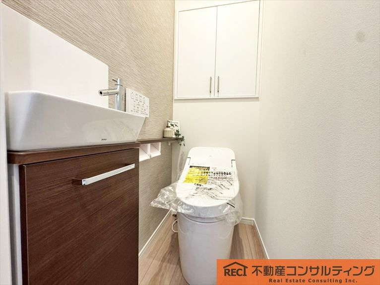 神戸市灘区記田町1丁目　新築戸建のトイレ