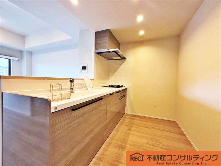 イトーピア御影山手坂山手東館2のキッチン|フルリノベーション済みのおしゃれな内装！