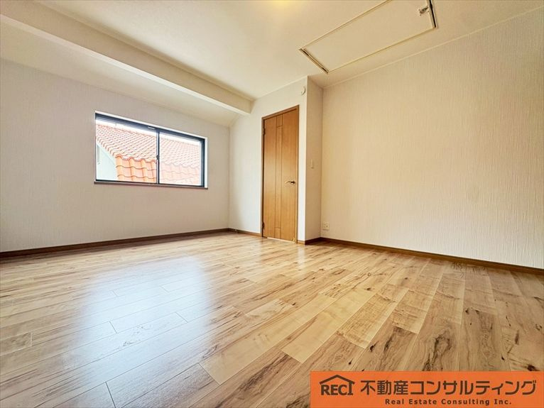 神戸市東灘区森北町7丁目　中古戸建の洋室