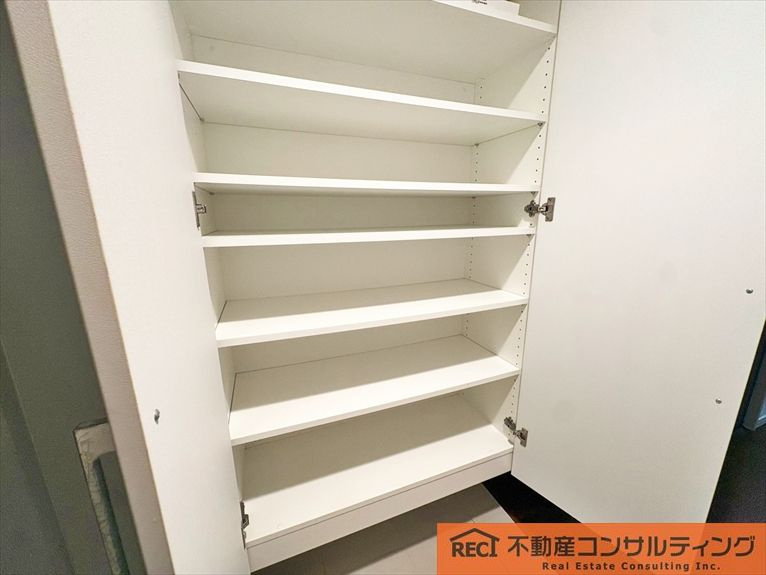 リビオ六甲高羽ガーデンスクエアの収納