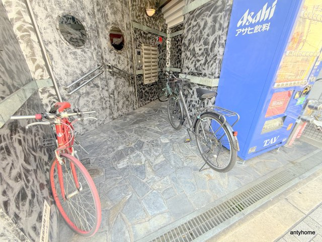 HERBE西長堀　仲介手数料無料の駐車場