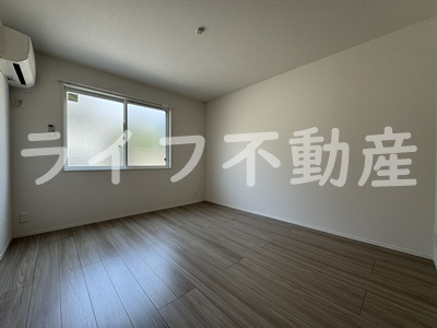 アンサンブル大今里の洋室|使い勝手のいい洋室です