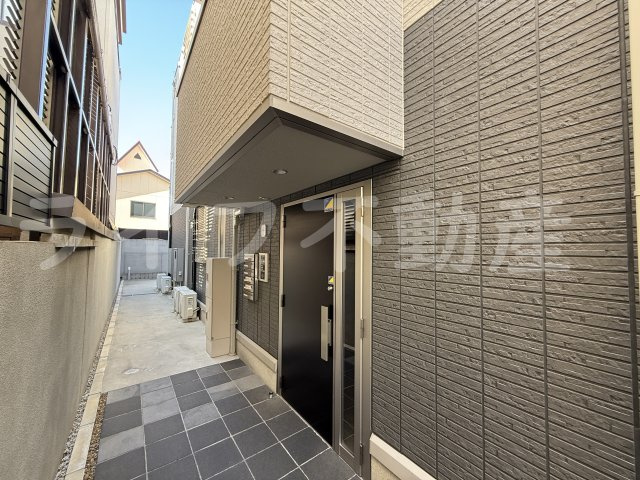 クラシスト東中本のエントランス|落ち着いたエントランスです
