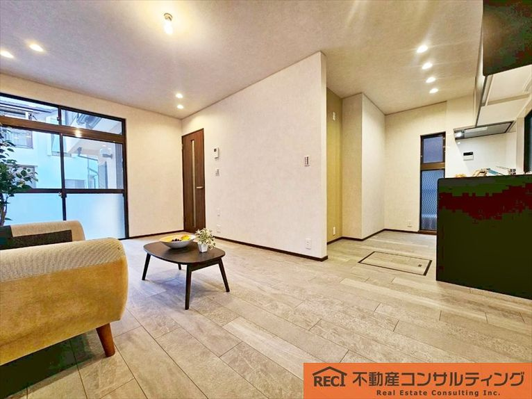 西宮市甲子園網引町　中古戸建の内装