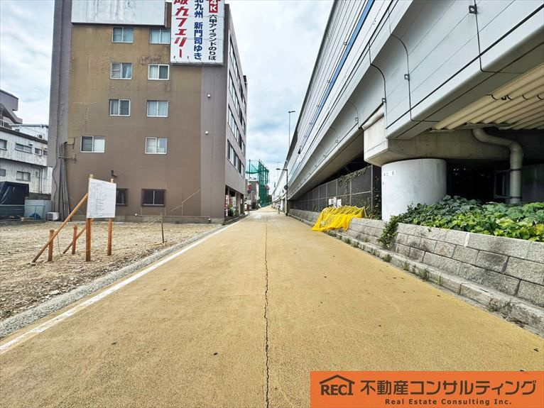 神戸市東灘区魚崎南町4丁目　新築戸建　1号棟の前面道路含む現地写真