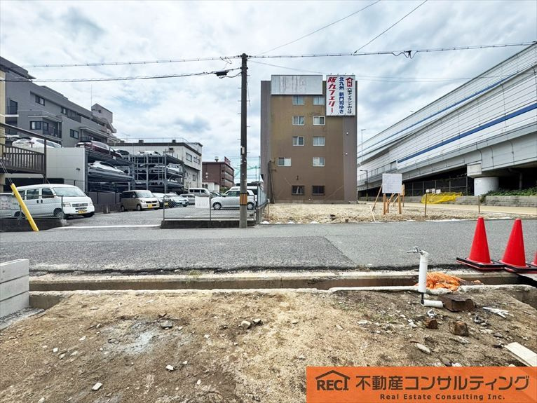 神戸市東灘区魚崎南町4丁目　新築戸建　1号棟の前面道路含む現地写真