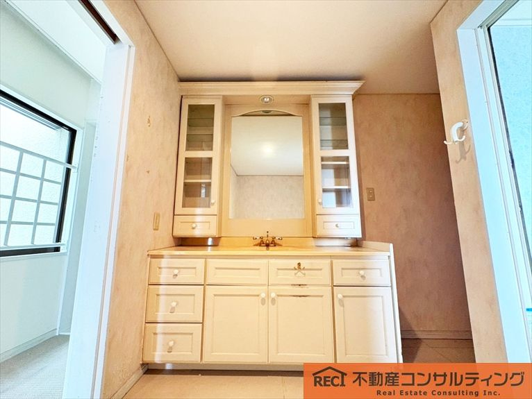 神戸市灘区篠原台　中古戸建の洗面所