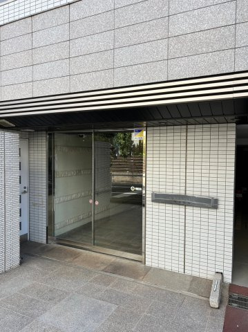 クレヴィスタ板橋桜川のエントランス|清潔なエントランスです