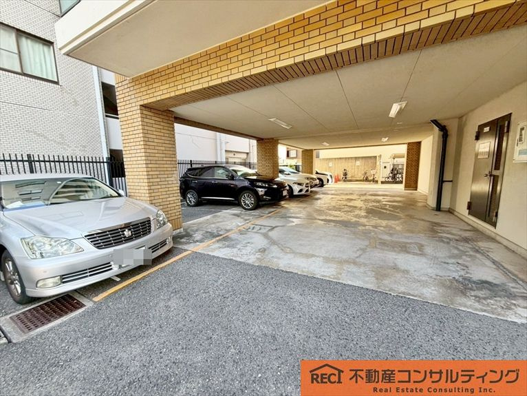 藤和ライブタウン上御影の駐車場