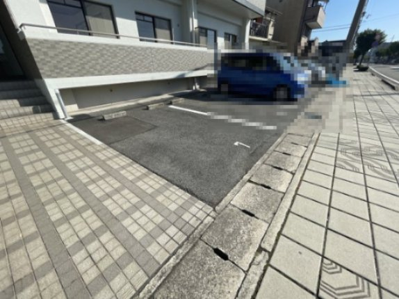 Ｗing手柄の駐車場