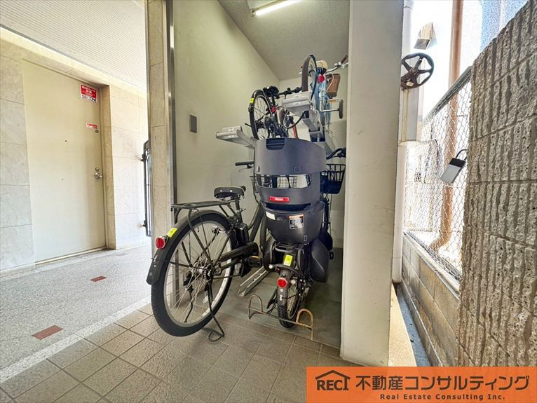 御影ロジュマンの駐車場