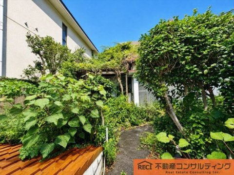 神戸市灘区篠原伯母野山町3丁目　中古戸建の庭