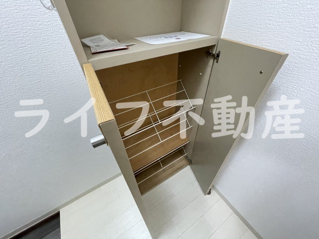 アイケイハイツ高井田A棟の収納|ちょっとした収納スペースも充実しています