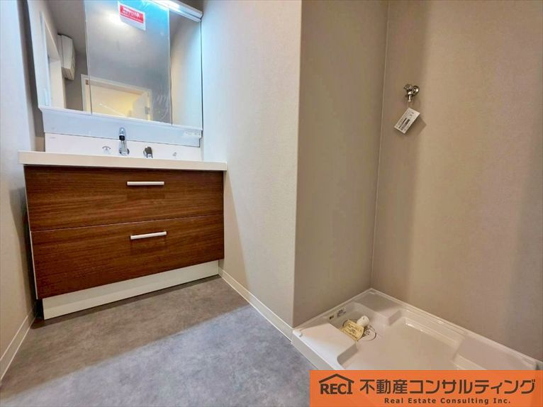 カルム東灘の独立洗面台|買い物施設が揃う「セルバ」まで徒歩7分でお買い物便利！