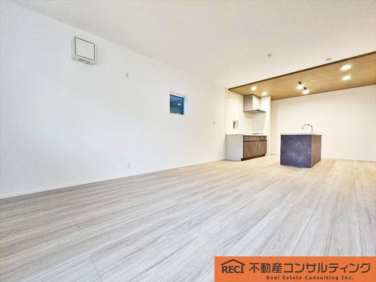 神戸市灘区高尾通1丁目　新築戸建　2号棟の内装|前面道路幅員6.1ｍで駐車も楽々！
