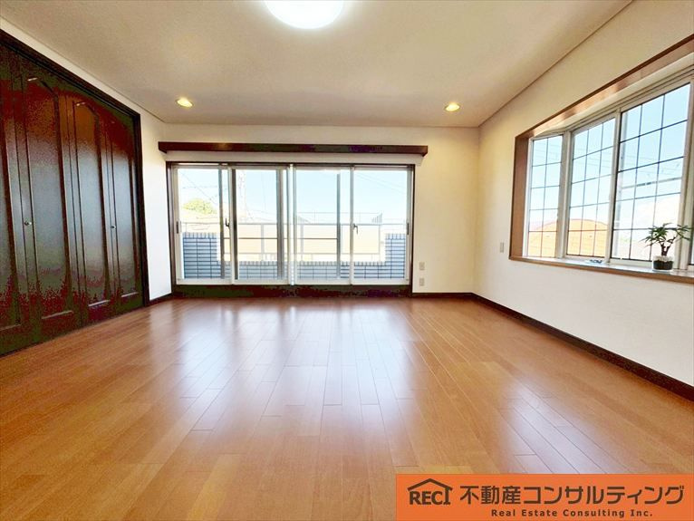 西宮市苦楽園二番町　中古戸建の洋室