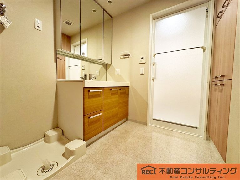 メープル御影山手セレヴィの独立洗面台