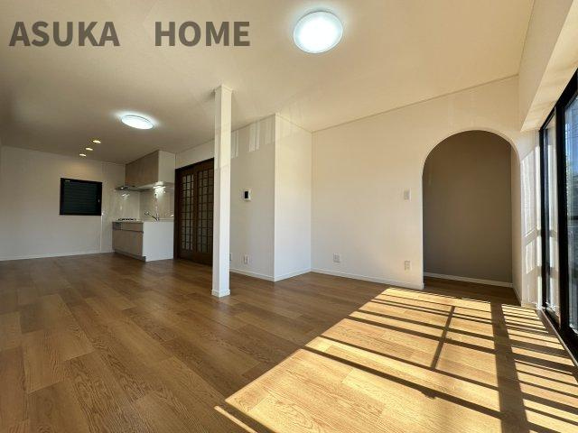 緑区長津田1丁目戸建ての居間・リビング|ご家族の時間を長く過ごすリビング。現地でしかわからない情報もあるので是非一度ご見学下さい。