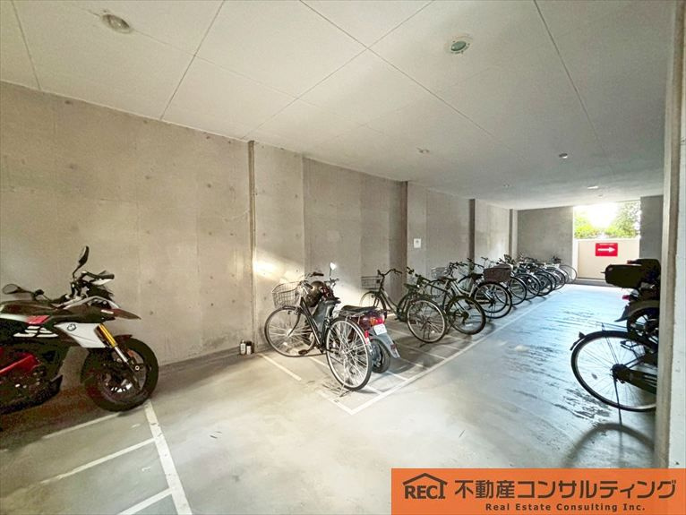 ロイヤルグラン夙川の駐輪場