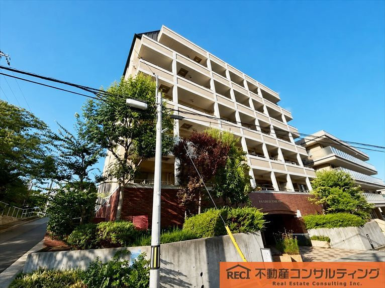ロイヤルグラン夙川の外観