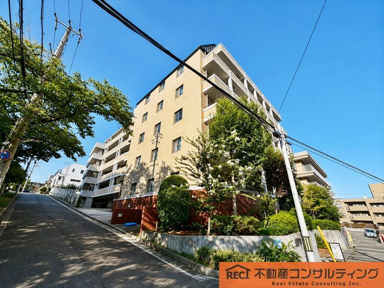 ロイヤルグラン夙川の外観