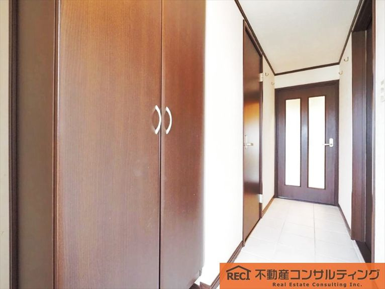 岡本センチュリーマンションの玄関
