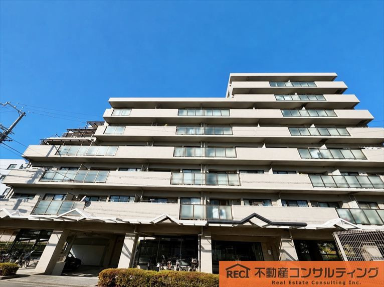ファミール本山の外観