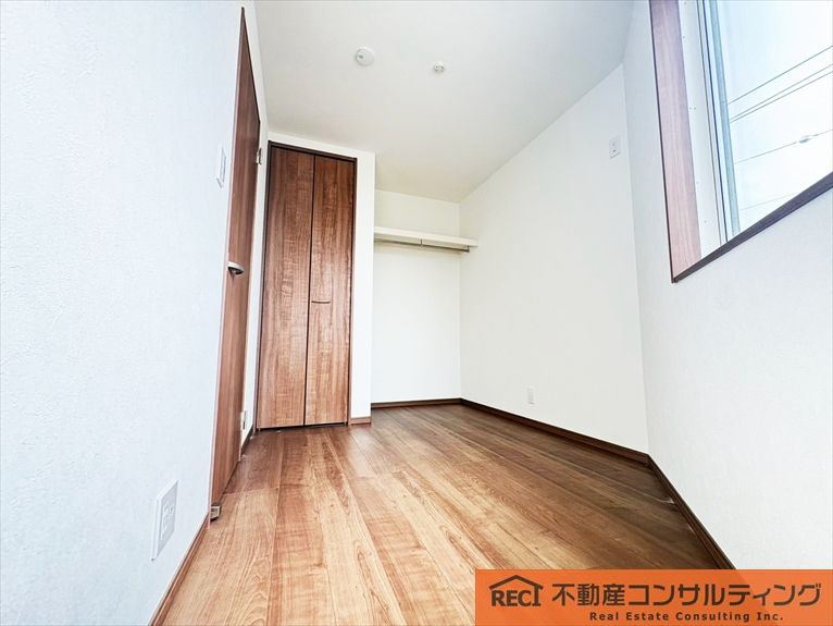 西宮市津門稲荷町　中古戸建の洋室