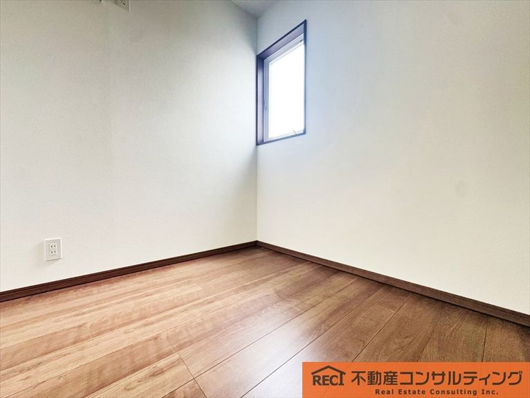 西宮市津門稲荷町　中古戸建の寝室