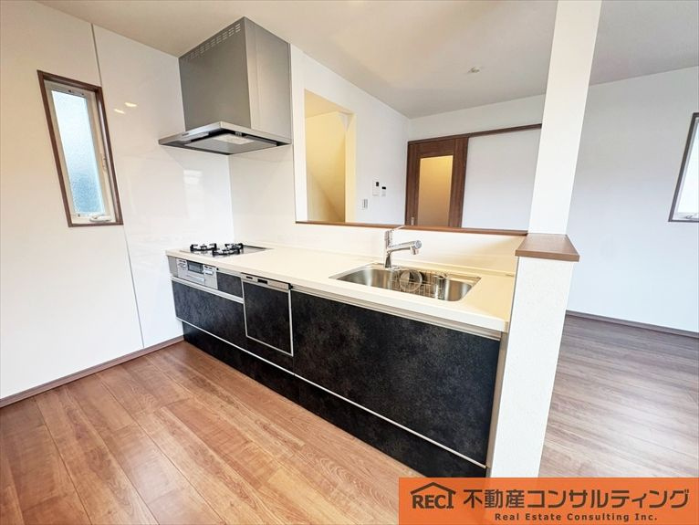 西宮市津門稲荷町　中古戸建のキッチン