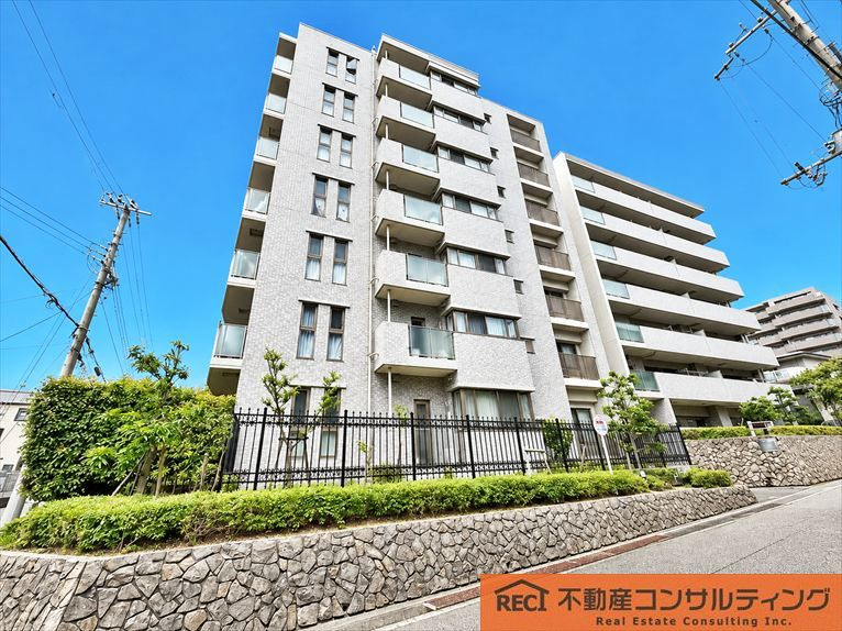 エスリード苦楽園老松町の外観