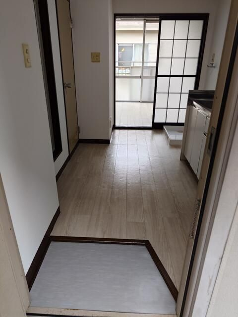 サンロイヤル壱番館Ａの玄関