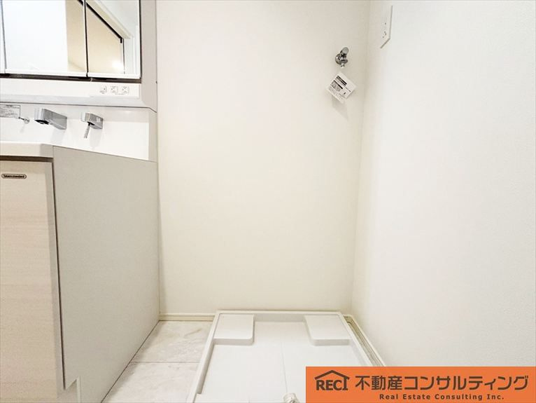 神戸市灘区中原通2丁目　新築戸建のランドリースペース