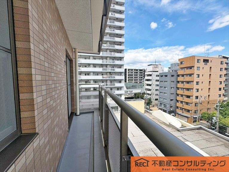 ワコーレリベルタ深江本町のバルコニー