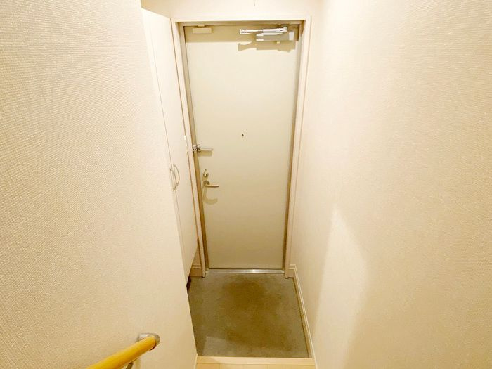 レジデンス　さくら の玄関
