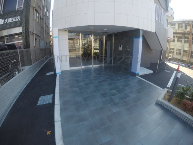 【エントランス】 | セレニテ新大阪プリエ