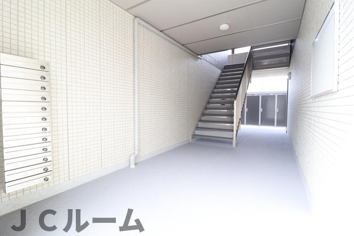 レフィナード Aのロビー