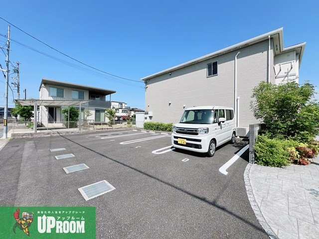 サウザンプレイスⅡの駐車場