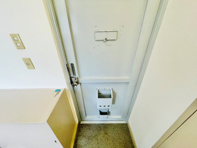 斉藤ビルの玄関