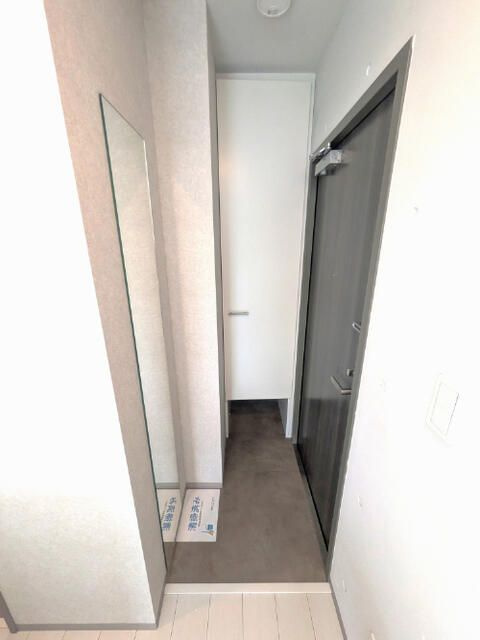 ＴＡＳＵＫＩ　ＲＩＣＨＥＳＳＥ　ＳＥＮＫＡＷＡの玄関