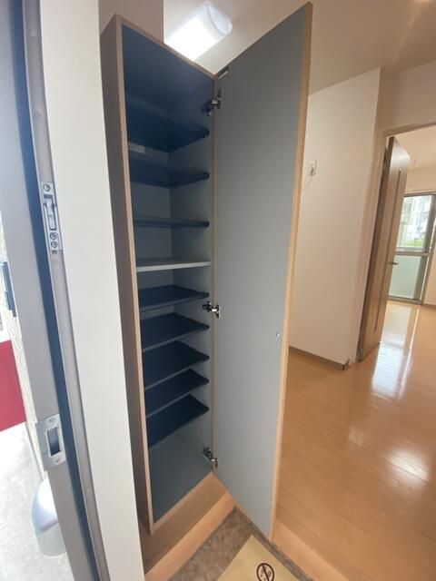 オーク谷塚の玄関