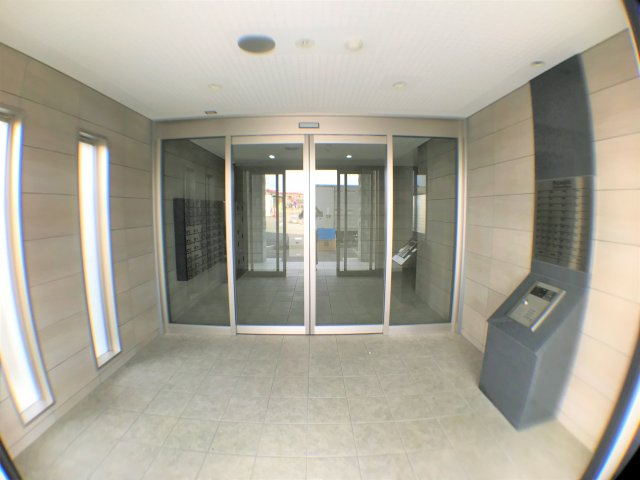 プリミエール常滑駅前のロビー